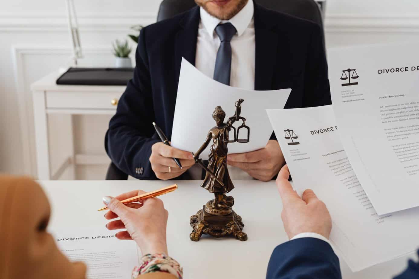 Jak wybrać dobrą kancelarię adwokacką?