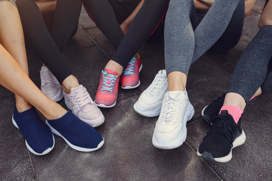 Jak dobrze dobrać buty sportowe dla aktywnej dziewczynki – poradnik dla rodziców